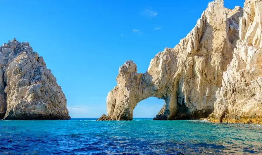 3. The Iconic Natural Landmark — El Arco (The Arch) at Land’s End