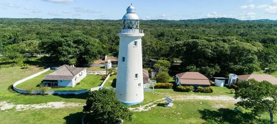 12. Explore the Negril Lighthouse