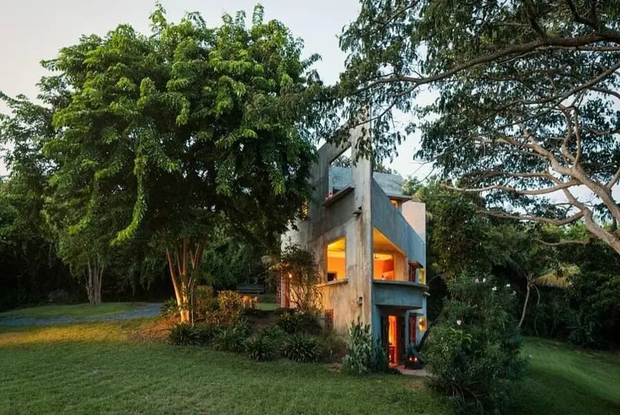 6. Hix Island House