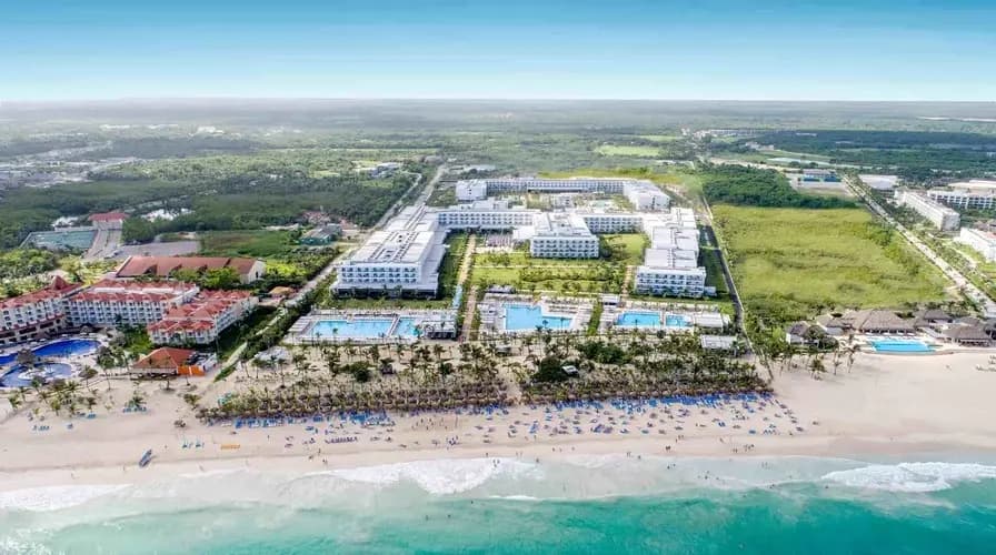 1. Riu República - The Ultimate Party Hub