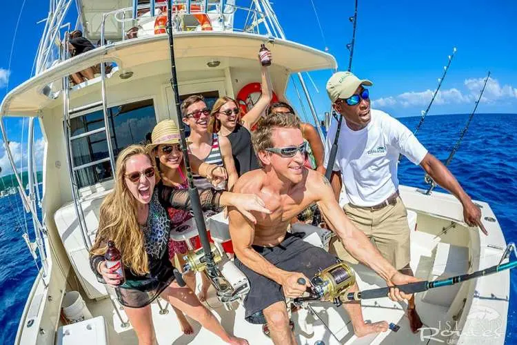 Trolling the fishing grounds Target Marlin, Tuna, Mahi Mahi, Wahoo