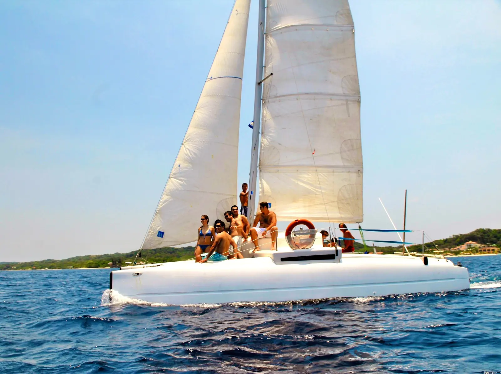 Sail the South-Western Coast Cruise Roatan's south-western coastline on a route you set with the captain