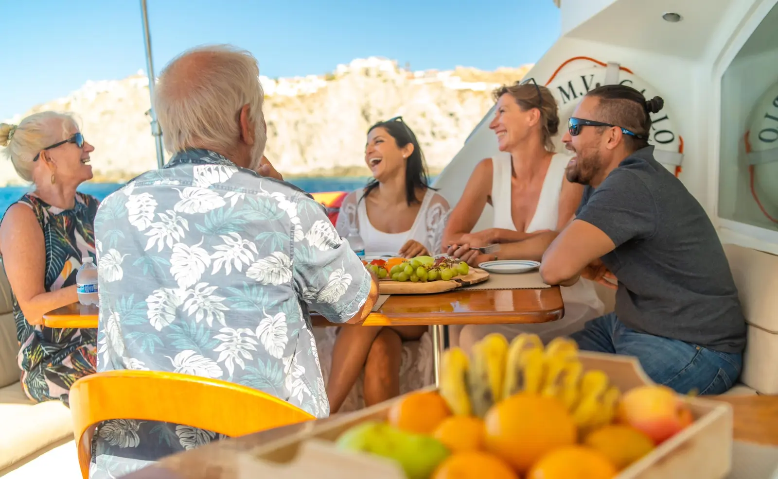 Food & Drinks Onboard Relax and enjoy your group time