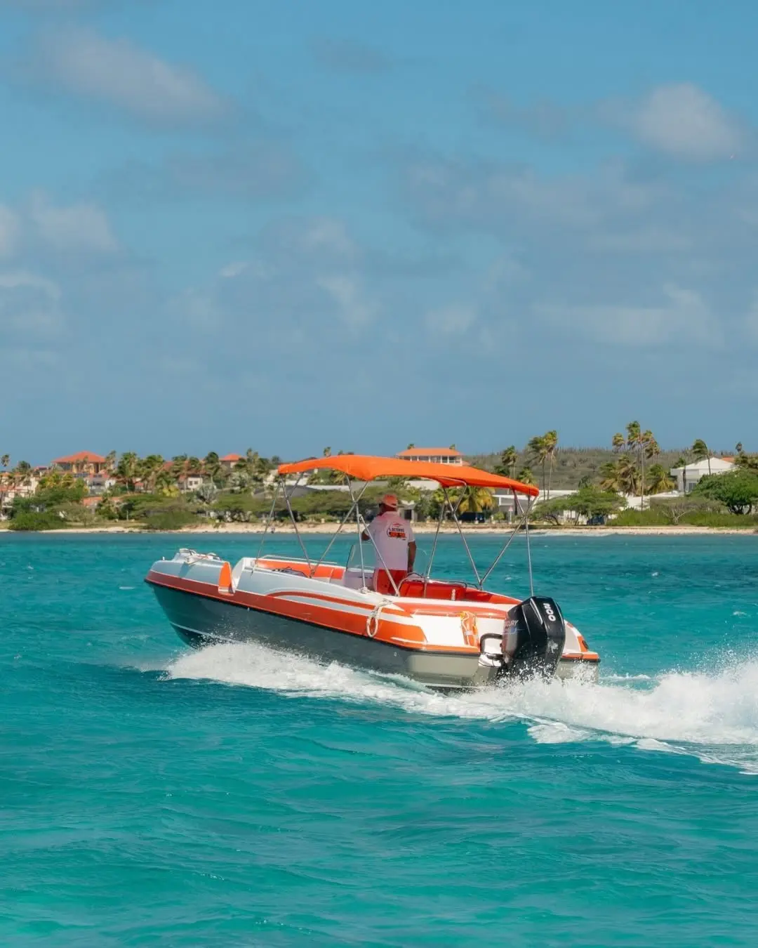 Departure – Palm Beach Meet at the beach hut behind the Holiday Inn — or get collected straight from the beach of your high-rise hotel. Life vests fitted, drinks open, and off you go.