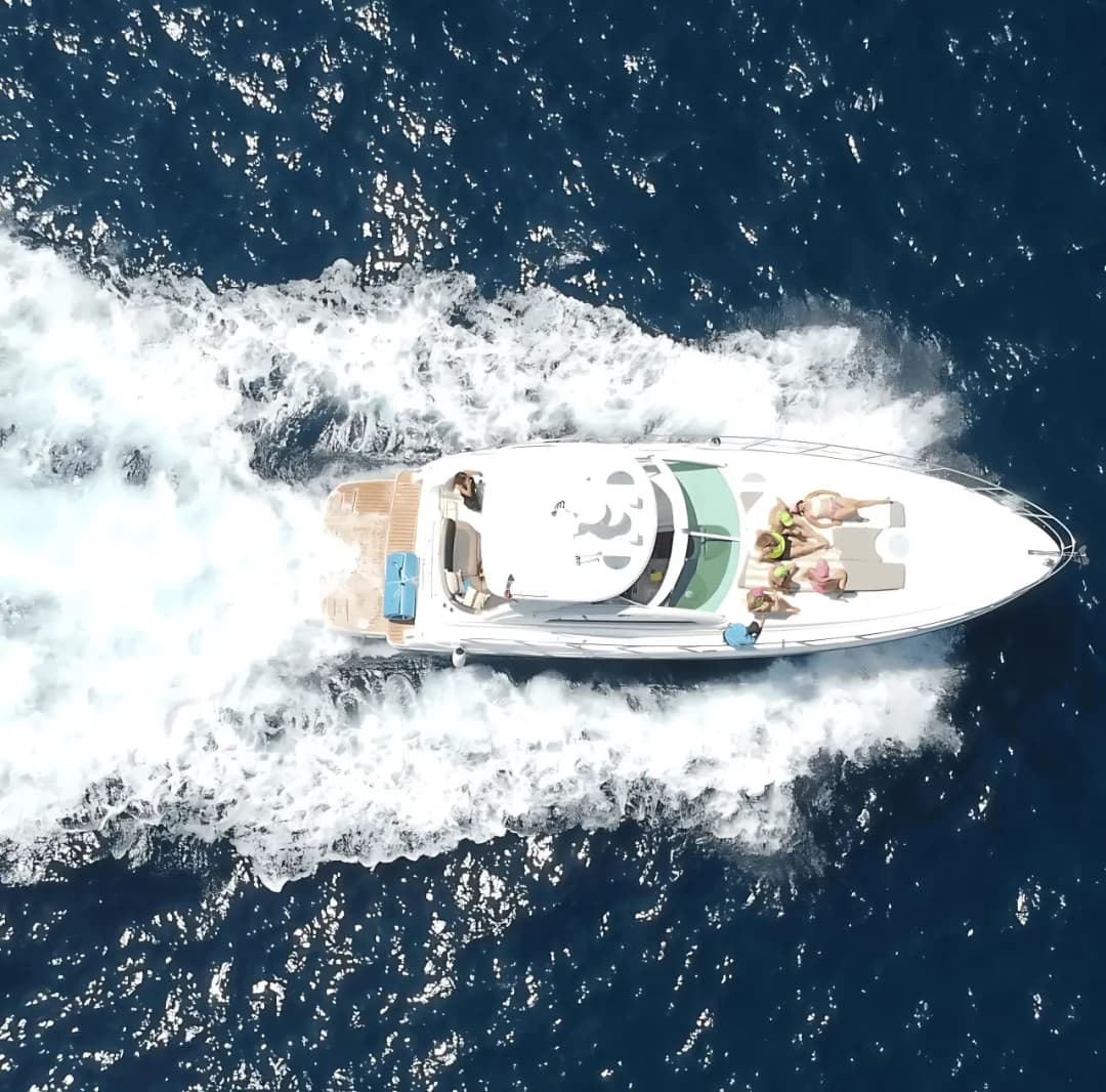 Understanding Los Cabos' Climate with yatch tour.