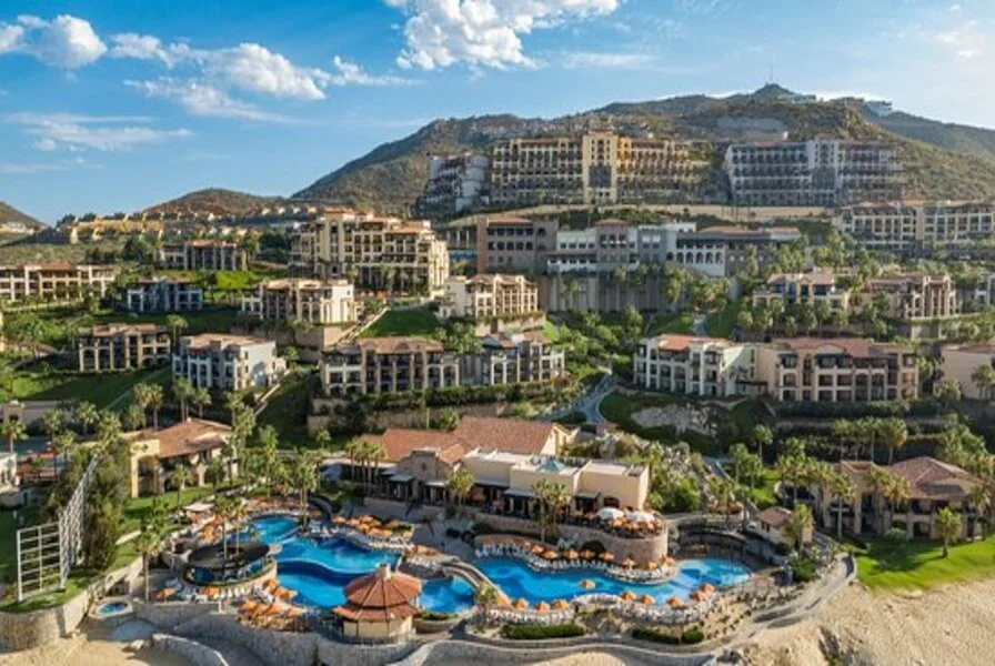6. Pueblo Bonito Sunset Beach Golf & Spa Resort (Cabo San Lucas)