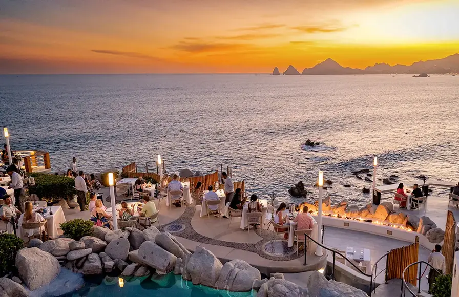 4. Dine at Sunset Monalisa