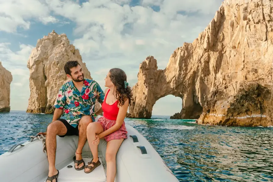 9. Romantic Strolls and Photo Ops at El Arco and Pelican Rock