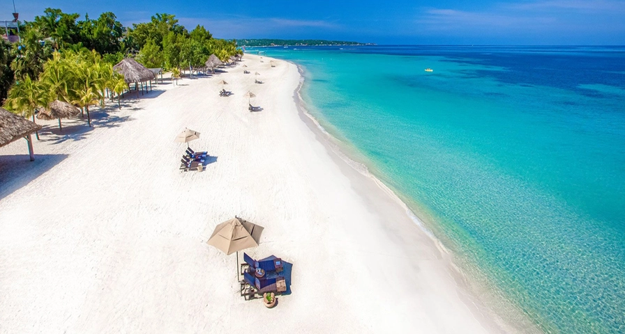 1. Explore Jamaica’s Best Family-Friendly Beaches
