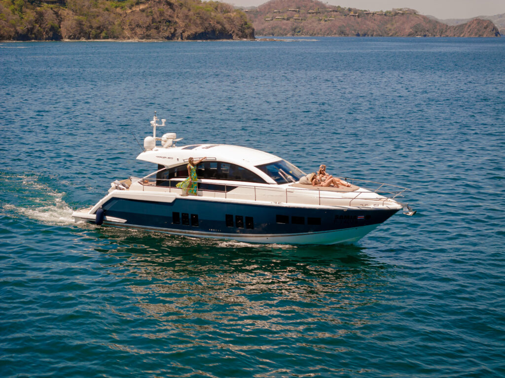 50 ft Private Motor Yacht Papagayo – Family Beach Day