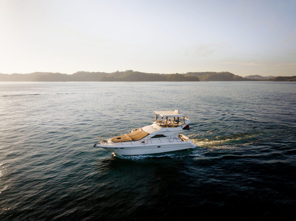40 ft Private Yacht Charter Papagayo – Snorkeling & Open Bar