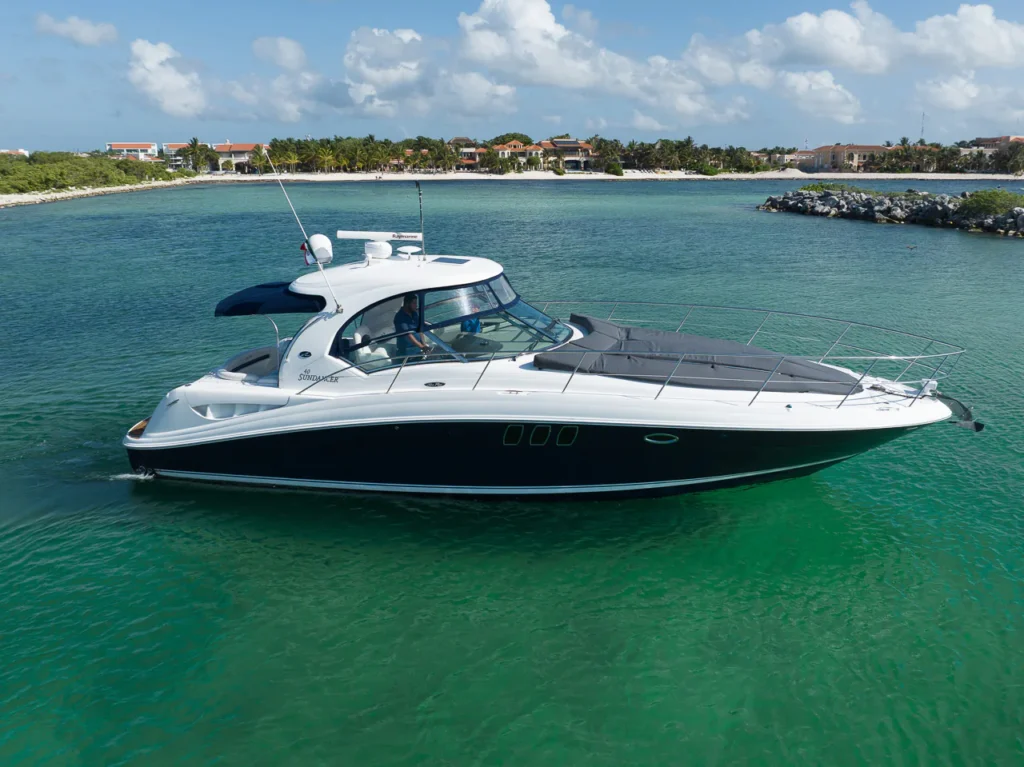 Private Yacht Charter Riviera Maya – 40ft Sea Ray, 12 Guests